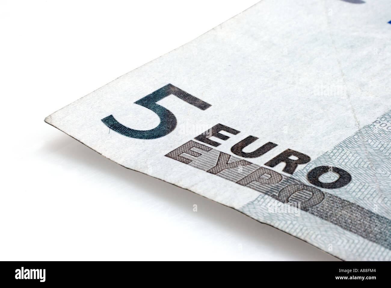 Fünf-Euro-Schein auf weißem Hintergrund Stockfoto