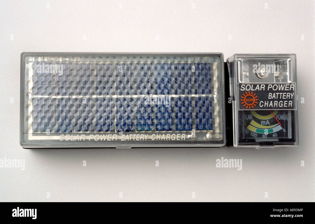 Solar-Ladegerät und Taschenlampe Stockfoto