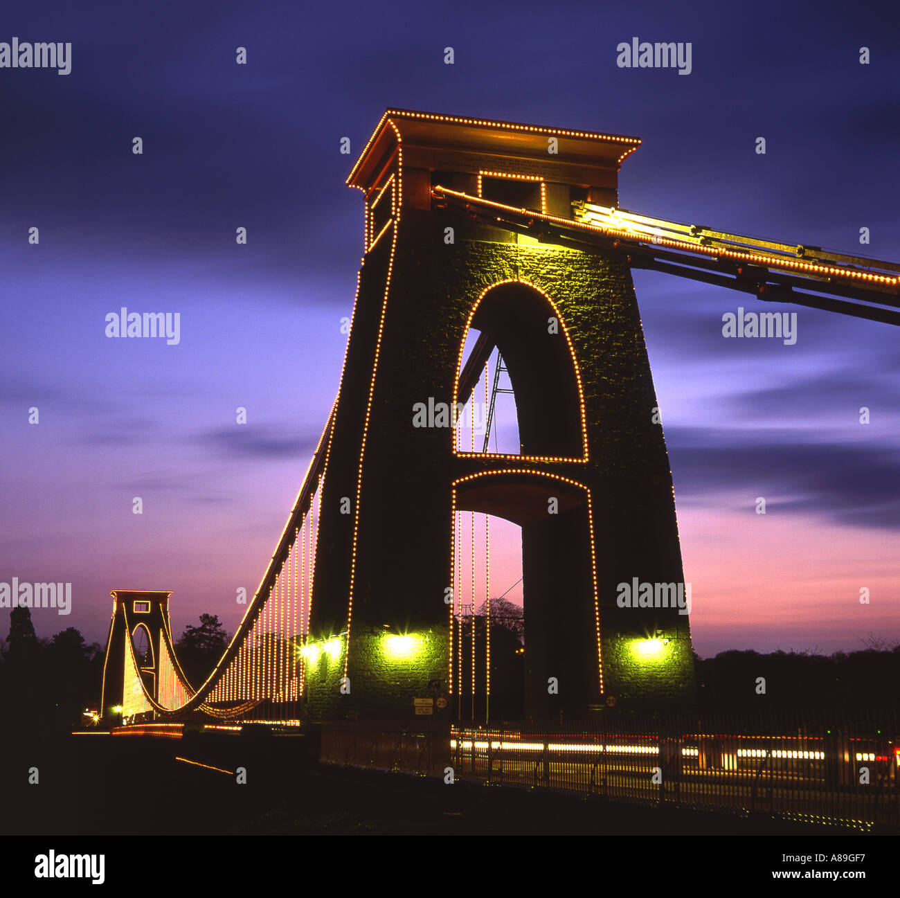 Ich K Brunels Clifton Suspension Bridge bei Nacht Clifton Bristol England UK Stockfoto