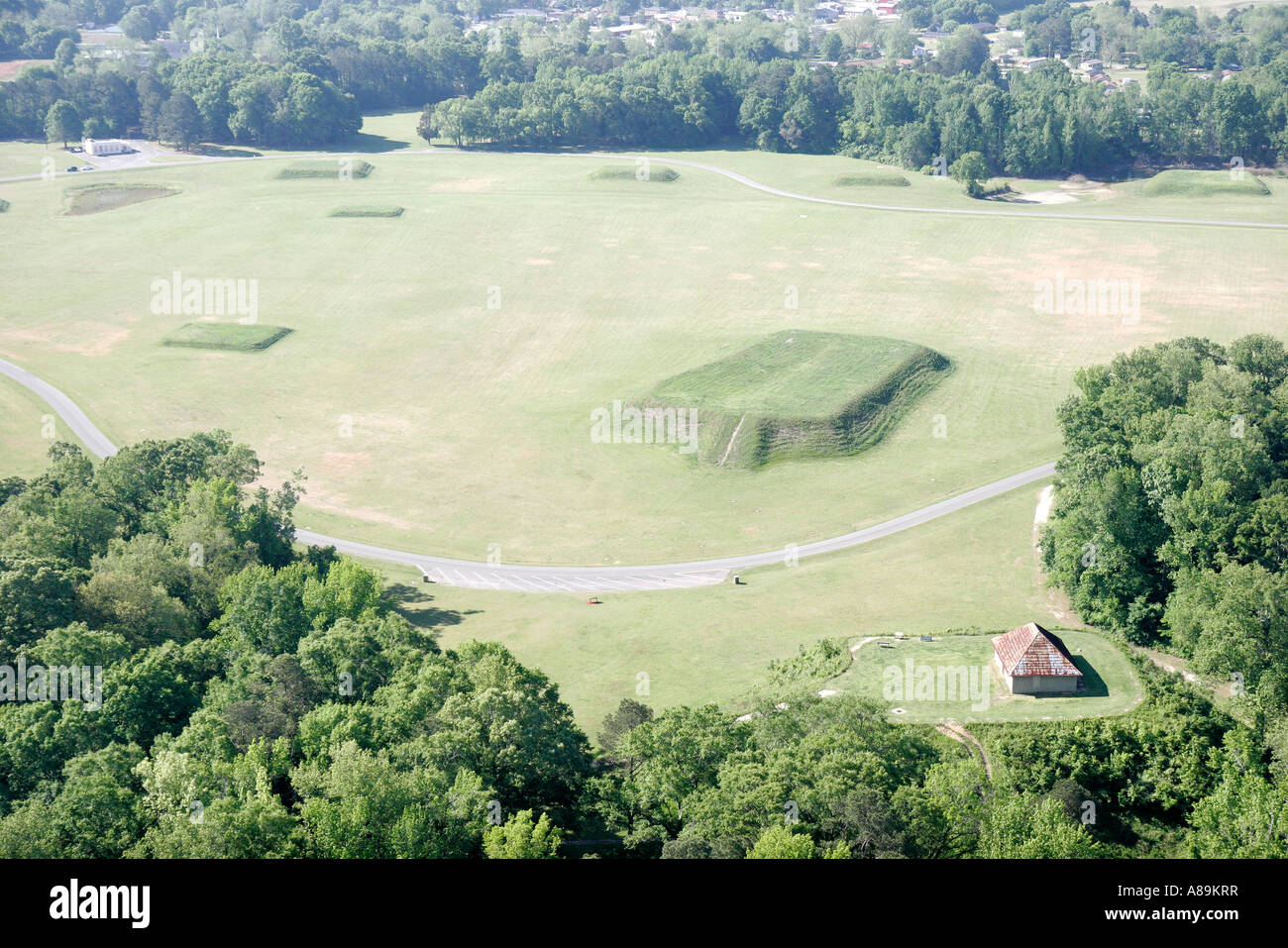 Alabama Moundville Archaeological Park, 1000 bis 1400 n. Chr., Mississippian Indianer, Dorf, Luftaufnahme von oben, Aussicht, Besucher fahren Stockfoto