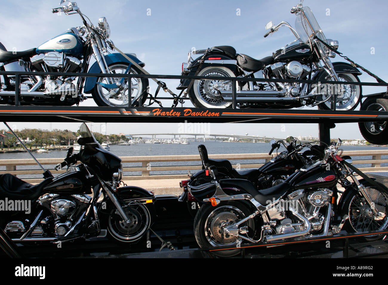 Dayton Beach Florida, Halifax River Water Main Street Bridge, Fahrradwoche, Motorrad-Motorräder, Veranstaltung, Feier, jährlich, Fahrer, Besitzer, Harley Davidson, t Stockfoto
