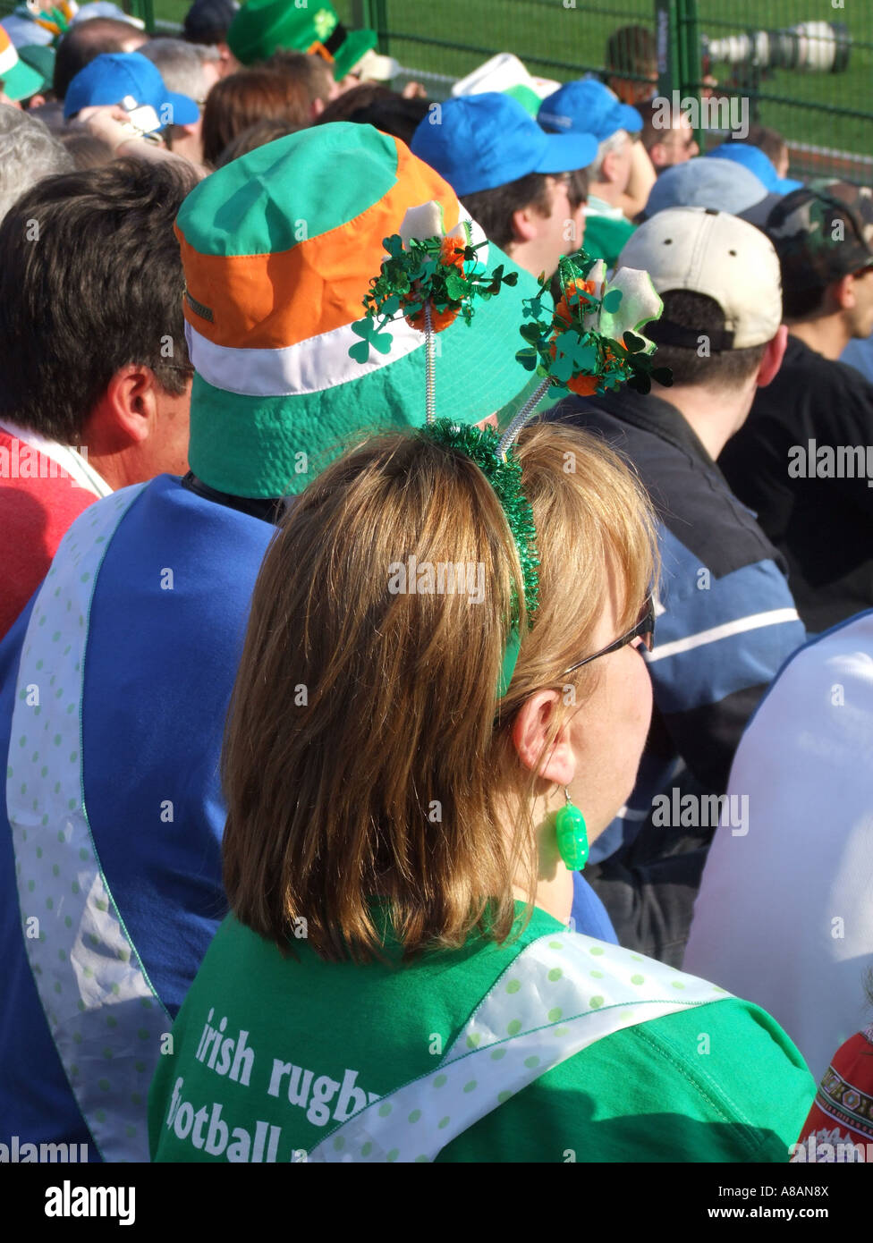 irischer Rugby-Fans in Rom bei den sechs Nationen-Spiel gegen Italien Stockfoto