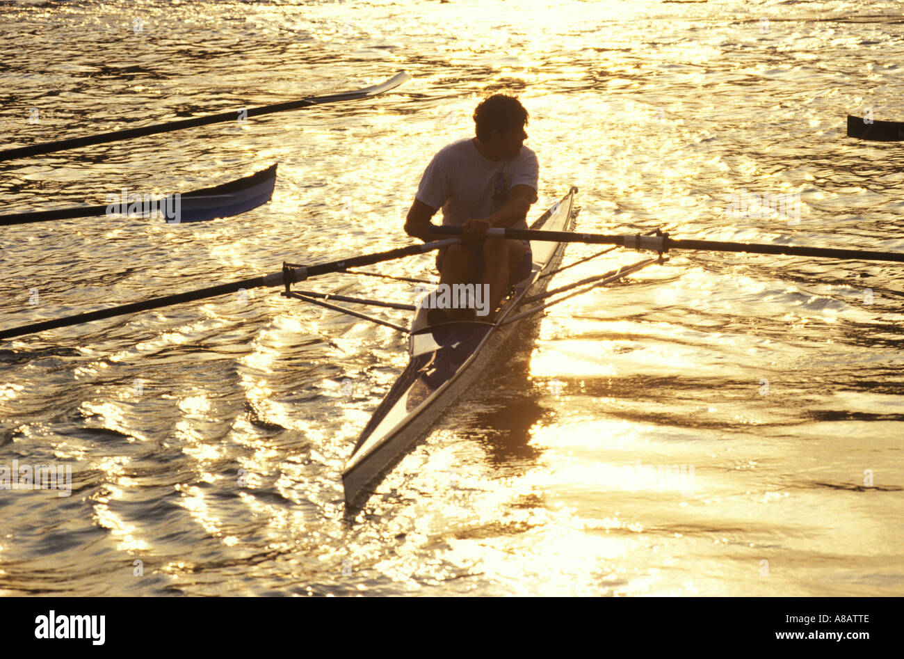 Sculling, ein einziges Schädel-Ruderboot, Henley Royal Rowing Regatta. Henley auf der Themse, Berkshire England. 1990ER UK 1995 HOMER SYKES Stockfoto