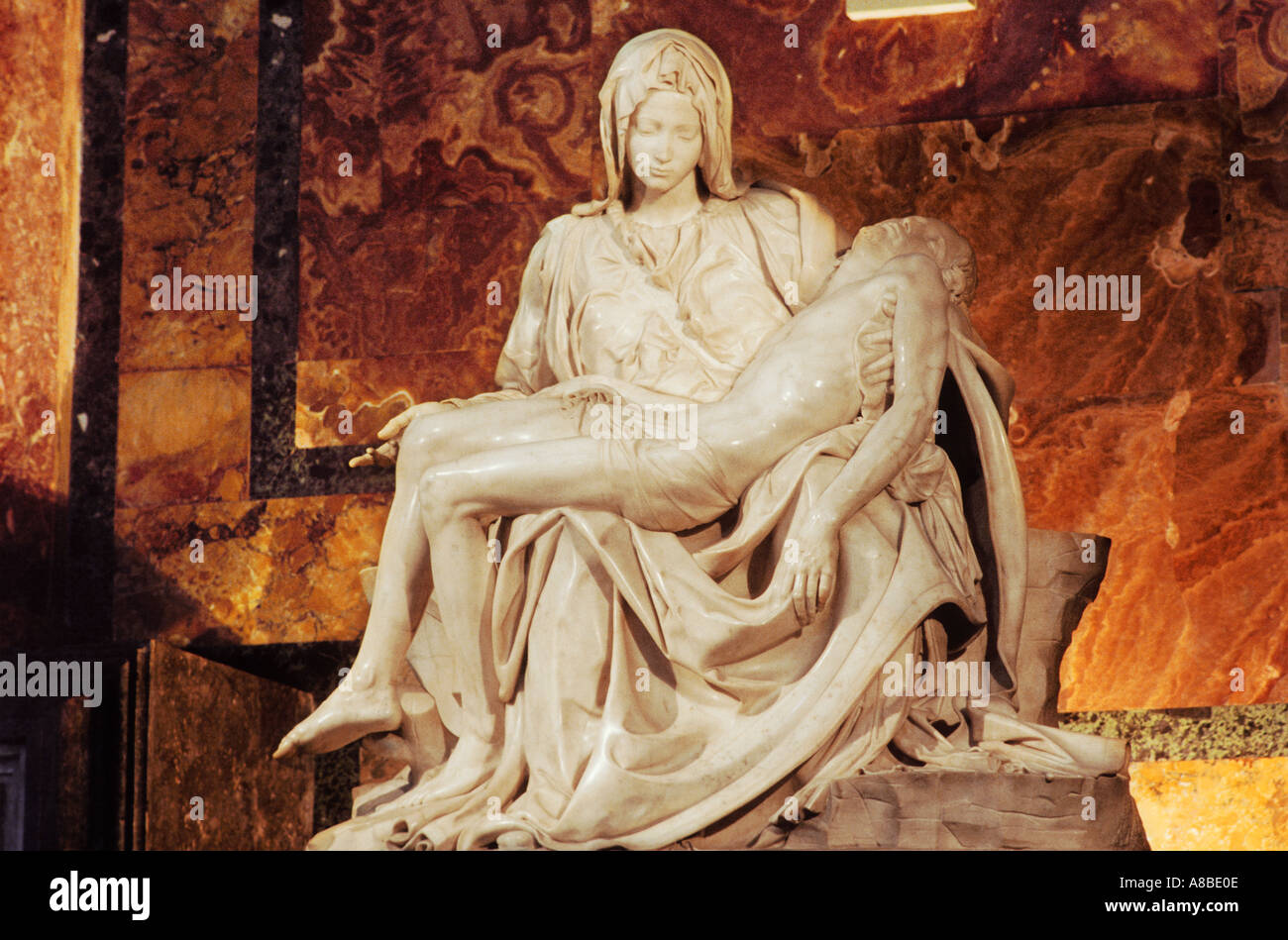 La Pieta von Michelangelo St Peter s Basilika Rom Italien Stockfoto
