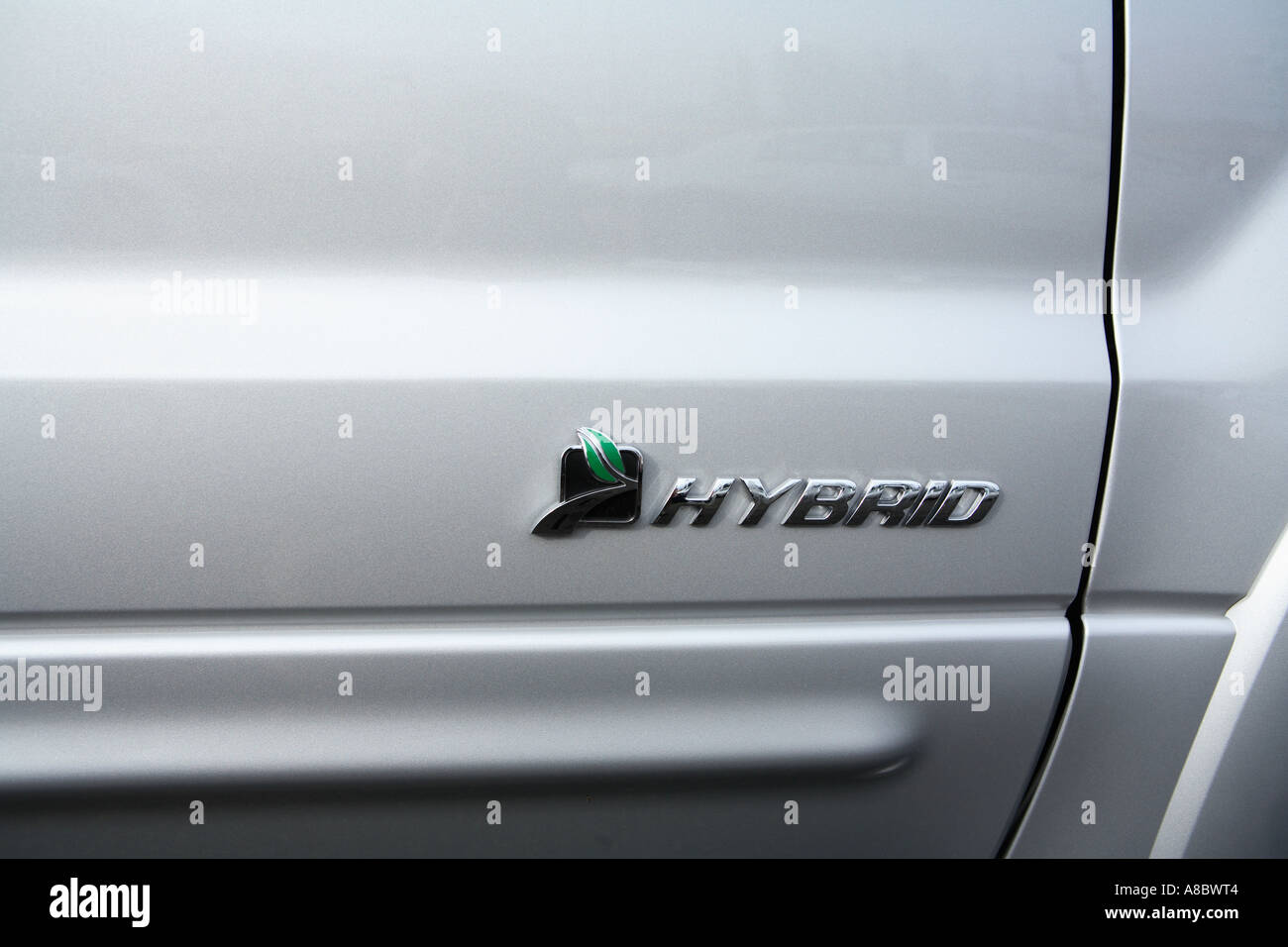 Abzeichen auf einem 2006 Ford Escape Hybrid-SUV Stockfoto