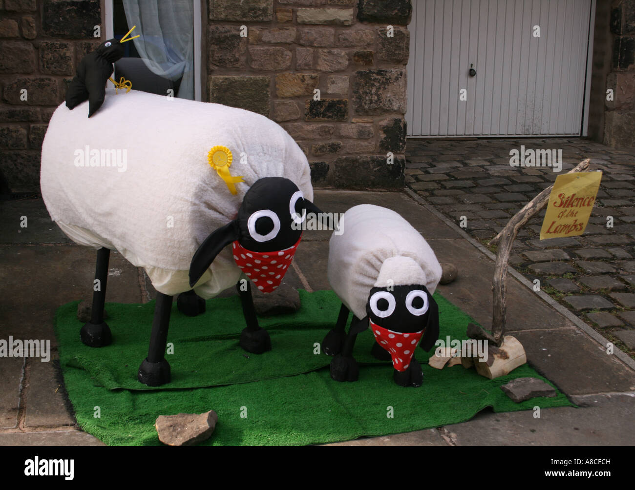 Schweigen der Lämmer-Anzeige bei der jährlichen Wray Vogelscheuche Dorffest, Nord Lancashire. Stockfoto