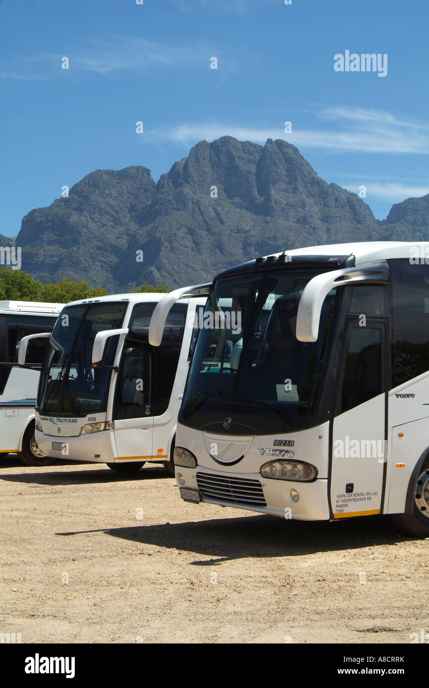 Sightseeing Busse und Berge Seen in der Nähe von Stellenbosch auf einer Reise von Kapstadt Südafrika RSA Stockfoto