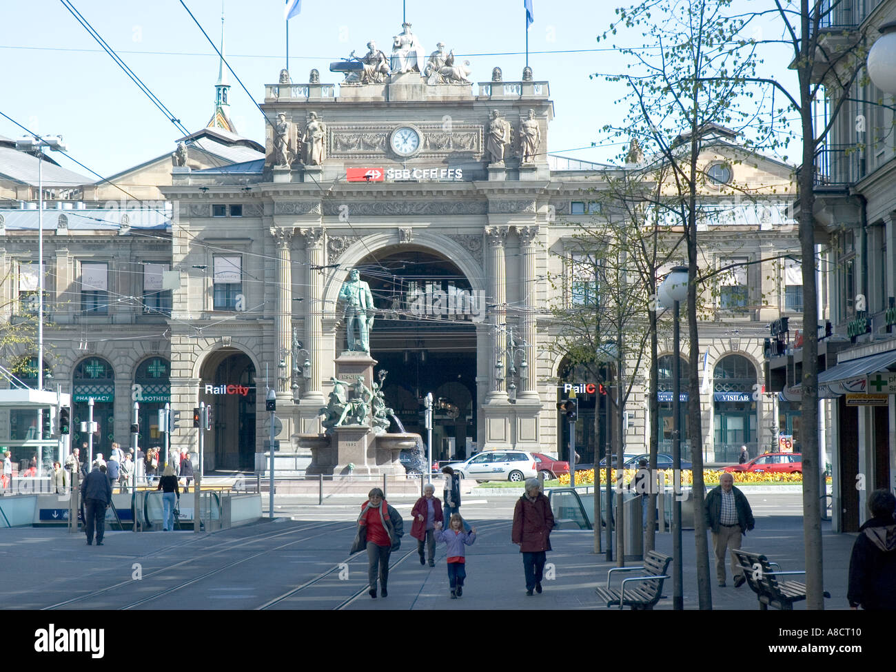 Hauptbahnhof Bahnhof in Zürich Schweiz Stockfotografie - Alamy