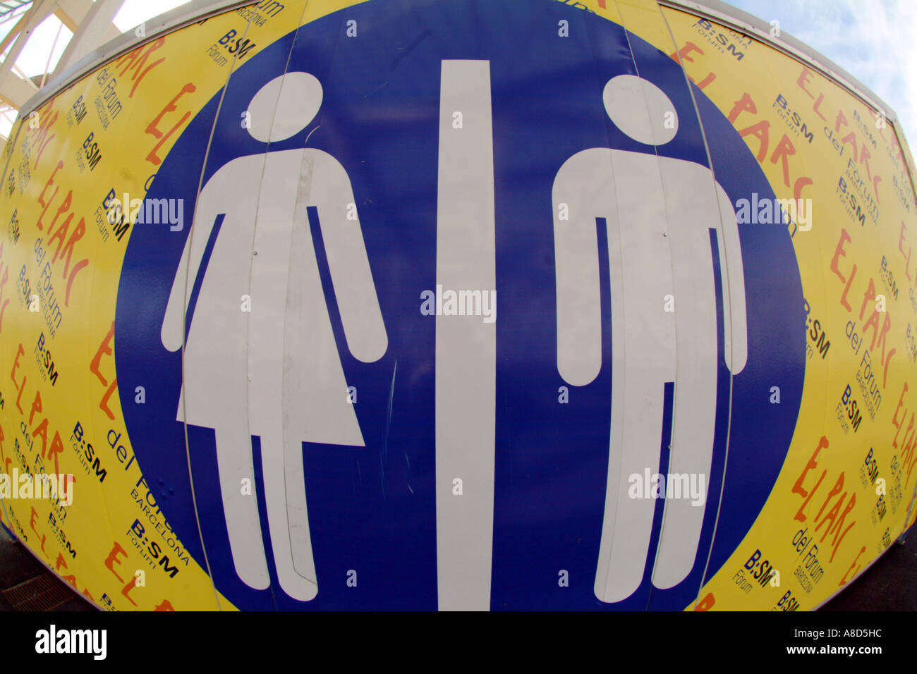 blau gelb weiß Toiletten Toiletten männlichen weiblichen Damen Herren Symbol Figuren Menschen Weitwinkel Farbe Farbe Zeichen menschlichen b Stockfoto