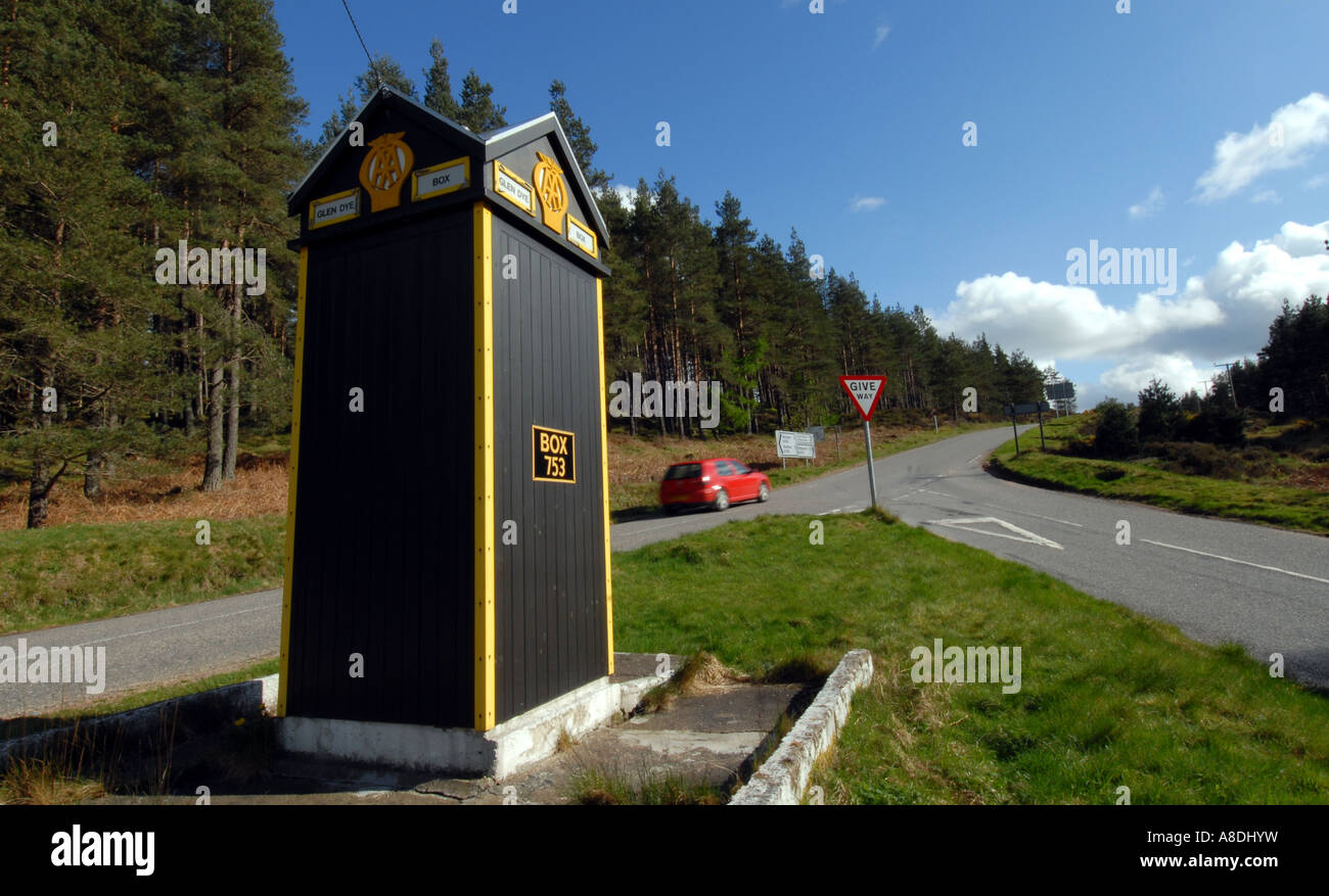 EINE AA AUFSCHLÜSSELUNG SERVICE TELEFONZELLE AUF DER B974 STRAßE IN DER NÄHE VON BANCHORY IM ÖSTLICHEN SCOTLAND.UK Stockfoto