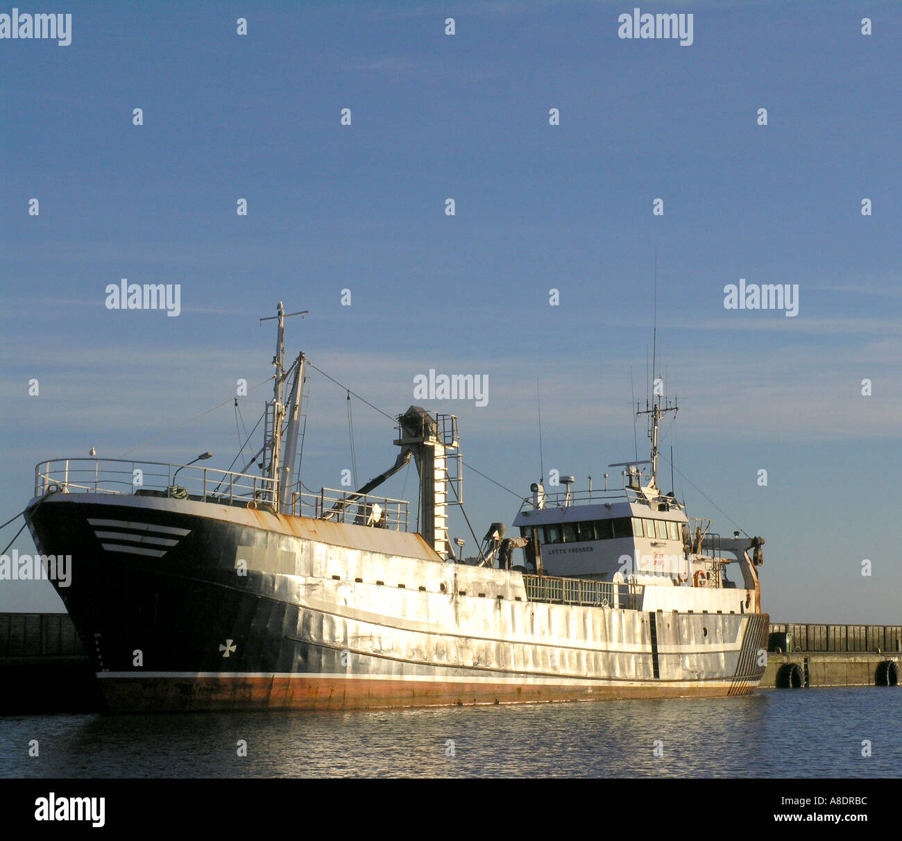 Alte rostige trawler -Fotos und -Bildmaterial in hoher Auflösung – Alamy