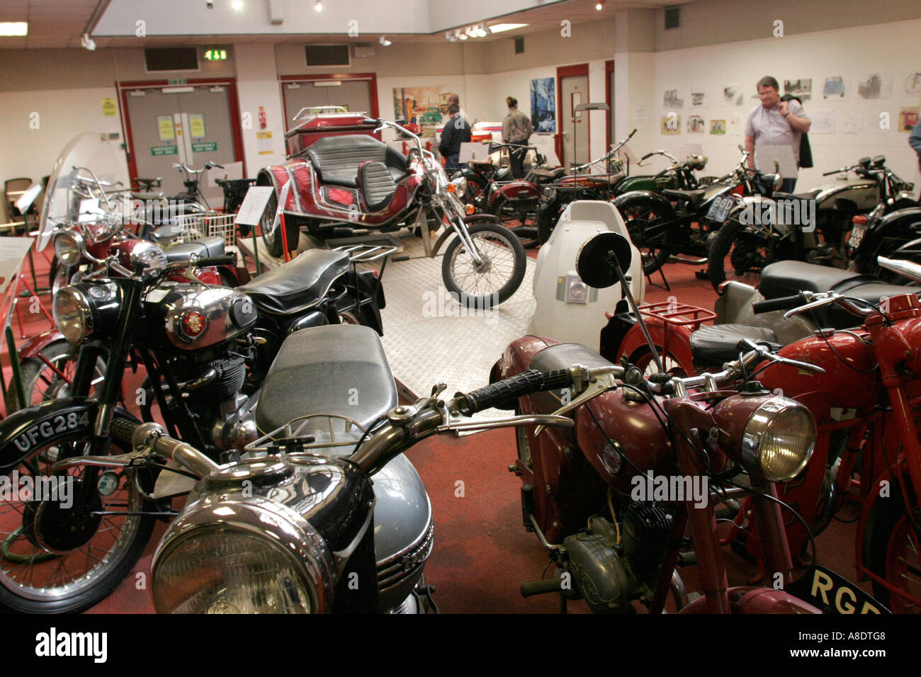 Anzeige der Motorräder in Kelvin Hall Museum of Transport Glasgow Schottland GB UK Stockfoto