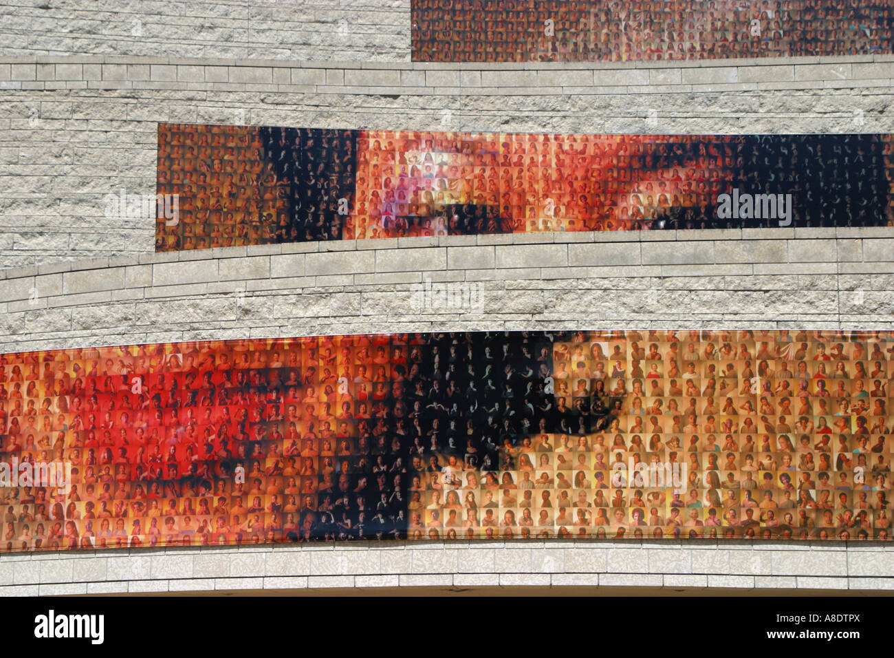 Mosaik von Gesichtern, Musee Canadien des Zivilisationen, Rumpf, Quebec, Kanada Stockfoto