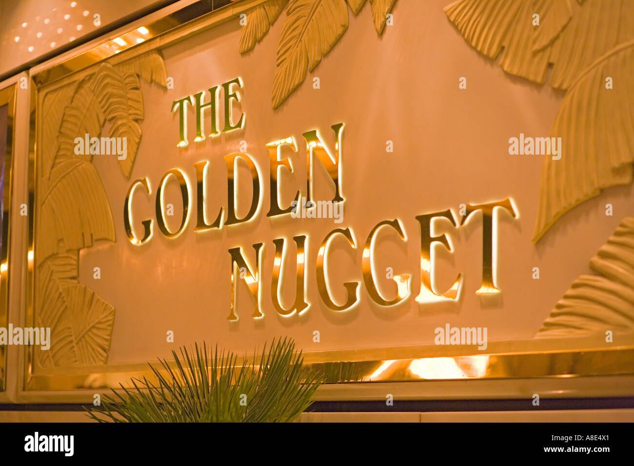 Las Vegas, Nevada - The Golden Nugget Casino bekannt für Itsmassive Hand des Glaubens Gold Nugget Stockfoto