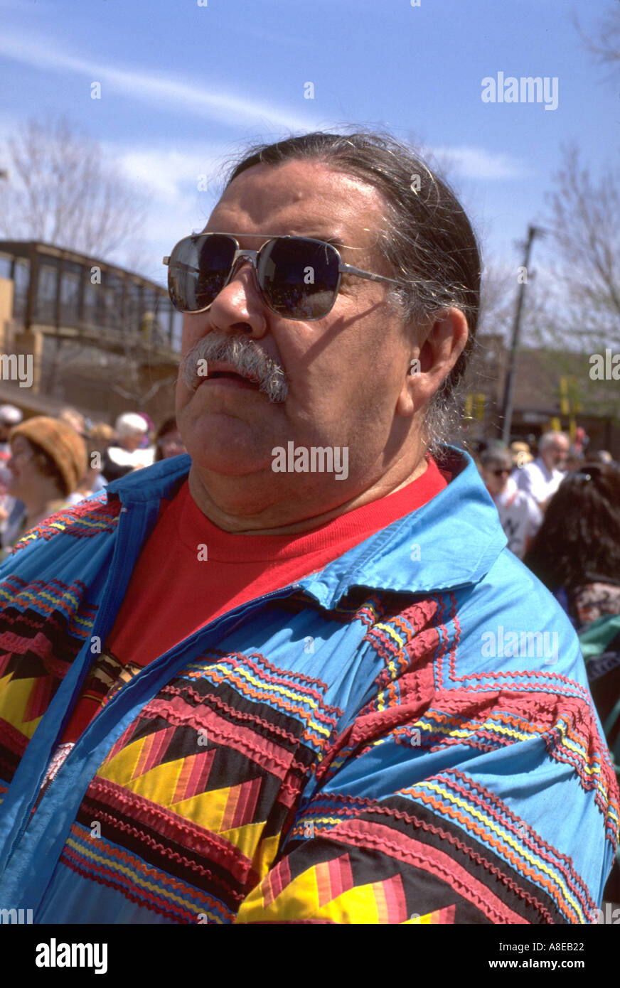 Herz der Bestie May Day Parade Betrachter Clyde Bellecourt. Minneapolis Minnesota USA Stockfoto
