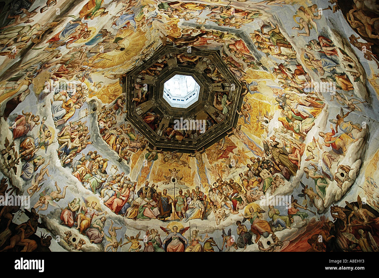 Fresken Sie in der Kuppel des Doms (Santa Maria del Fiore) jüngste Gericht von Giorgio Vasari. Florenz, Toskana. Italien Stockfoto