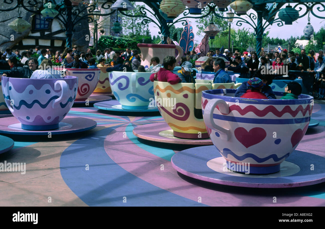 Mad Hatter es Teetassen Disneyland Paris Stockfoto