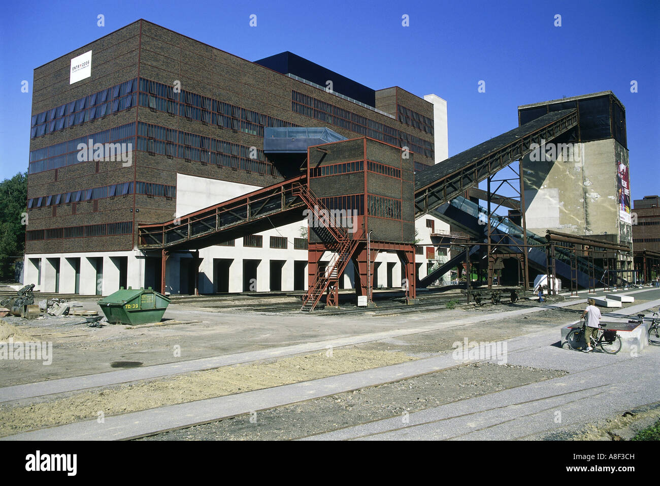 Geographie/Reisen, Deutschland, Nordrhein-Westfalen, Essen, Gebäude, Zeche Zollverein, Besucher- zentrum, Kohlenwäsche, Schacht XII, Außenansicht, Additional-Rights - Clearance-Info - Not-Available Stockfoto