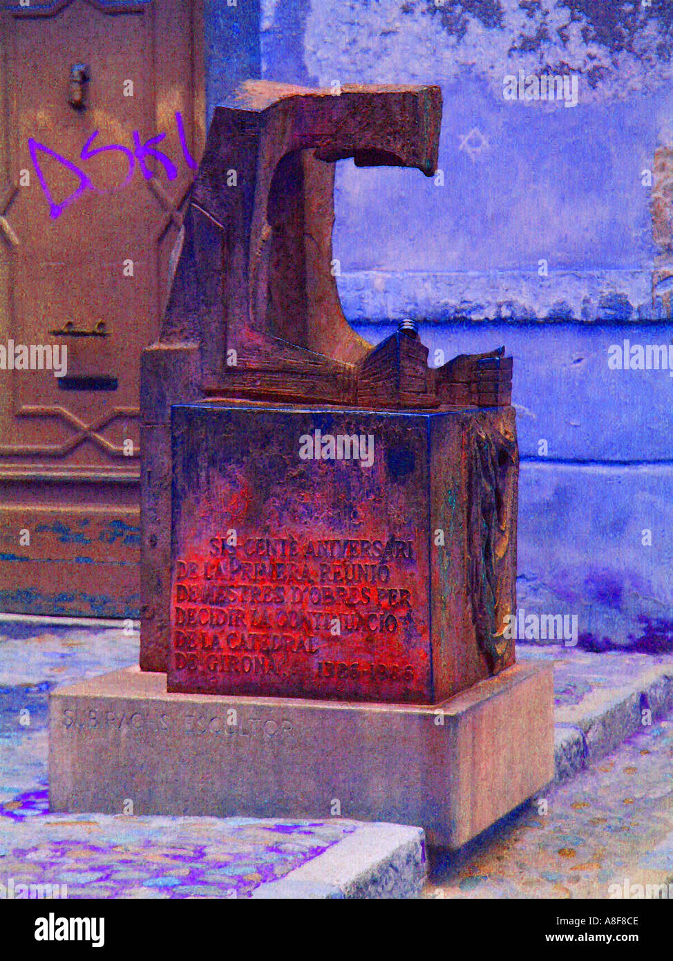 Girona Spanien Bronze-Skulptur von Josep Maria Subirachs Hommage an die Erbauer der Kathedrale von Girona Stockfoto