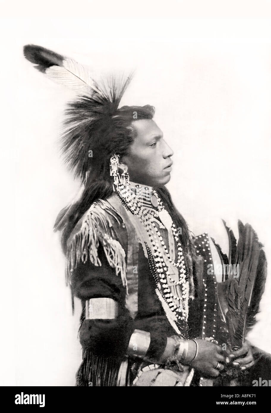 19. Jahrhunderts Porträt einer Native American Indian aus alten gedruckten Platte Tribal USA Chef antiken lithographischen Platte Stockfoto