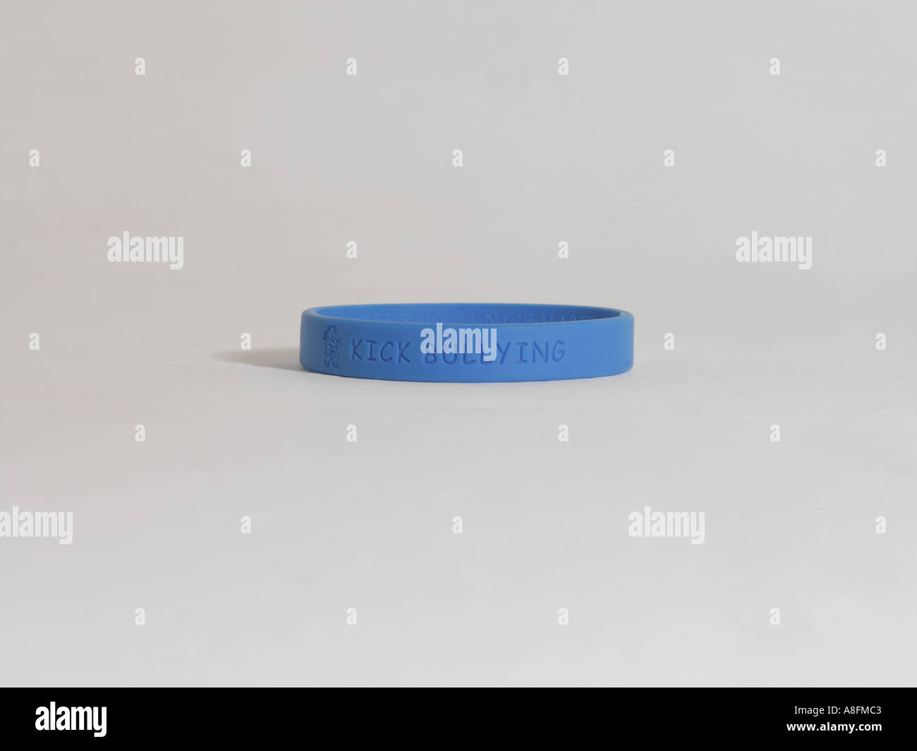 Charity-Armband Kick Mobbing Stockfoto