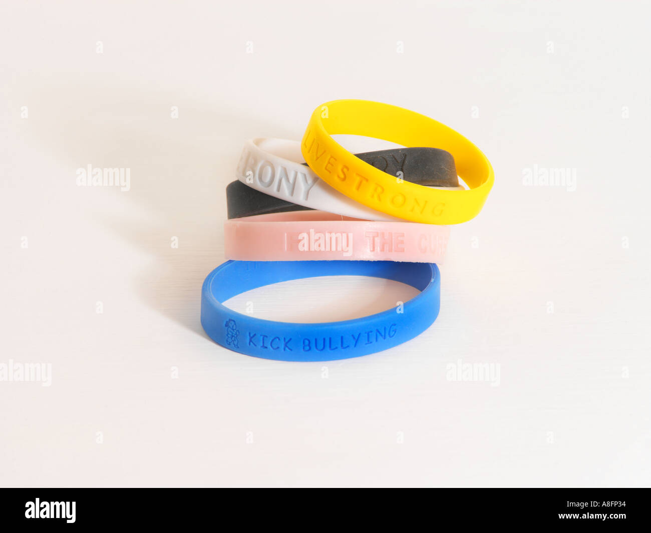 Sammlung von Charity-Armbänder Stockfoto