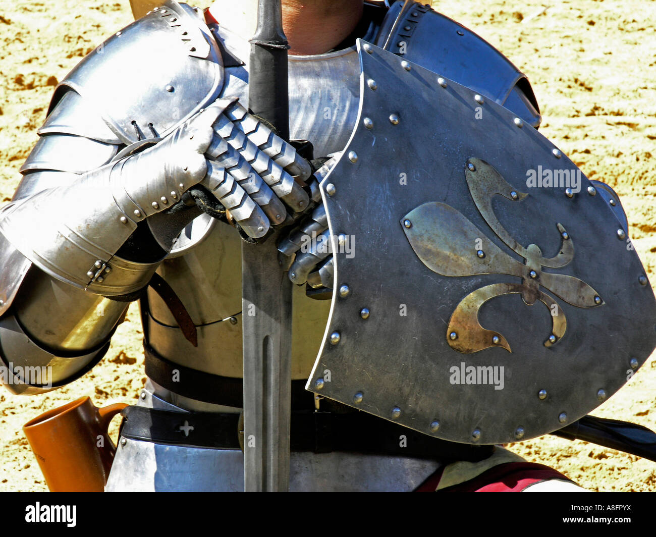 Mittelalterliche Ritter Metall Rüstung Stockfoto