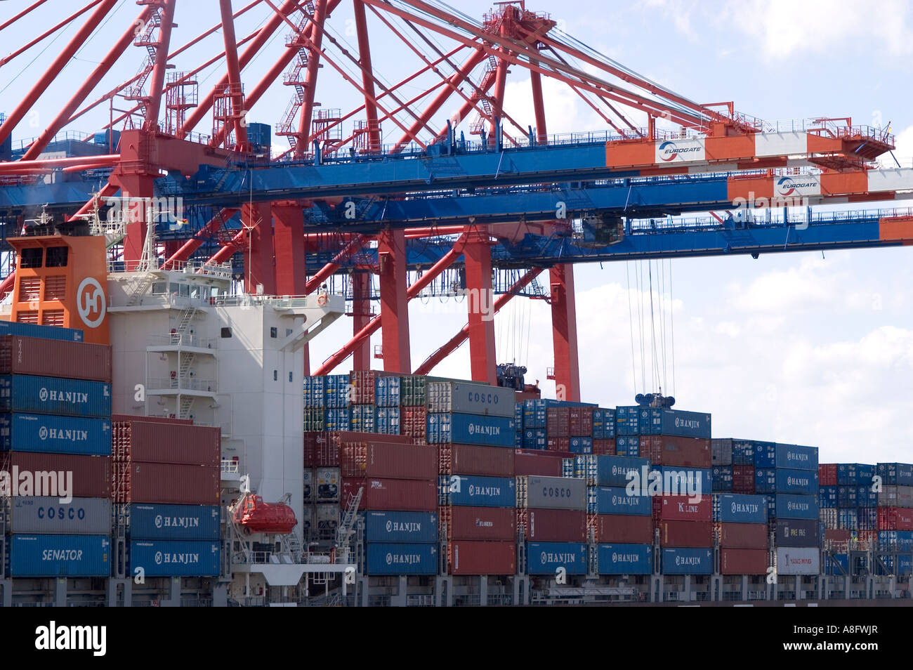 Containerbrücken im Hamburger Hafen Stockfoto