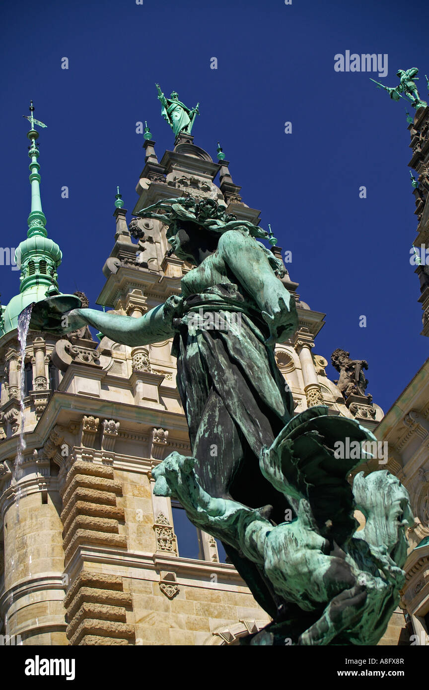 Innenhof Rathaus Hamburg Rathaus errichteten Brunnen Stockfoto