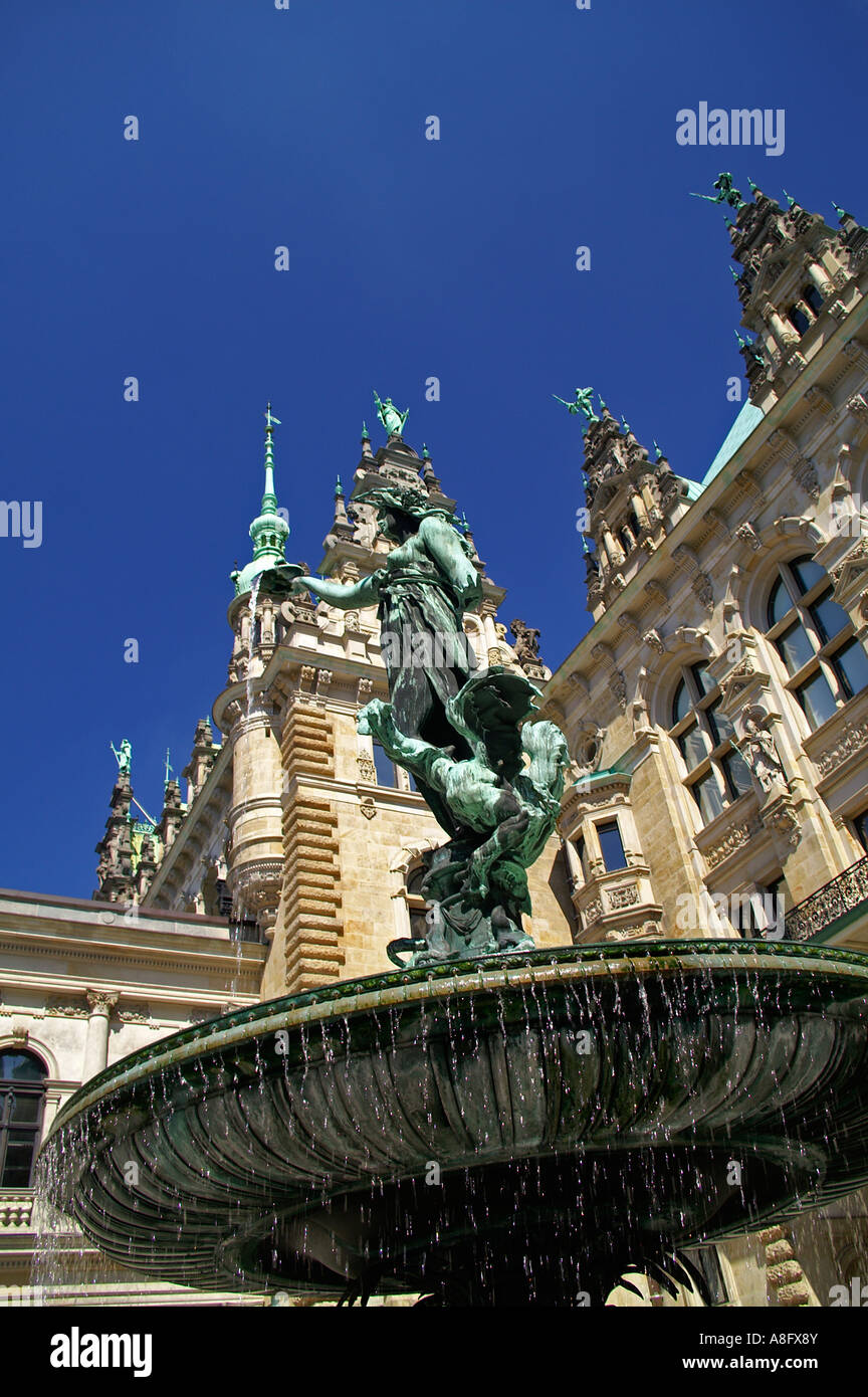 Innenhof Rathaus Hamburg Rathaus errichteten Brunnen Stockfoto