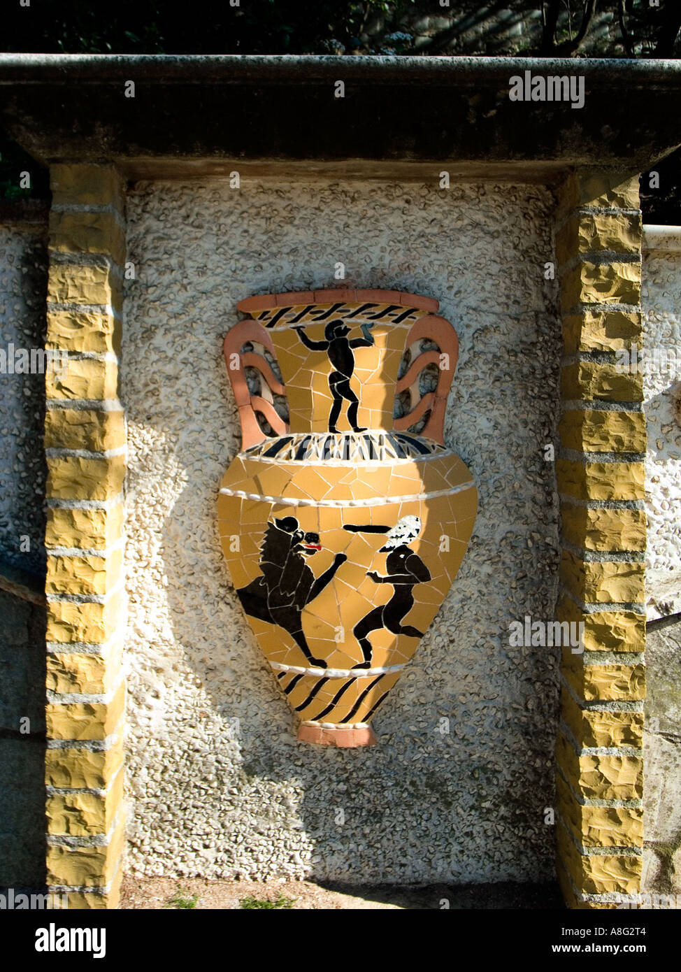 Nizza Cote d'Azur Frankreich - Keramische Wand Dekorationen in den Colline de Chateau Park, in Hommage an griechische Erbe der Stadt Stockfoto