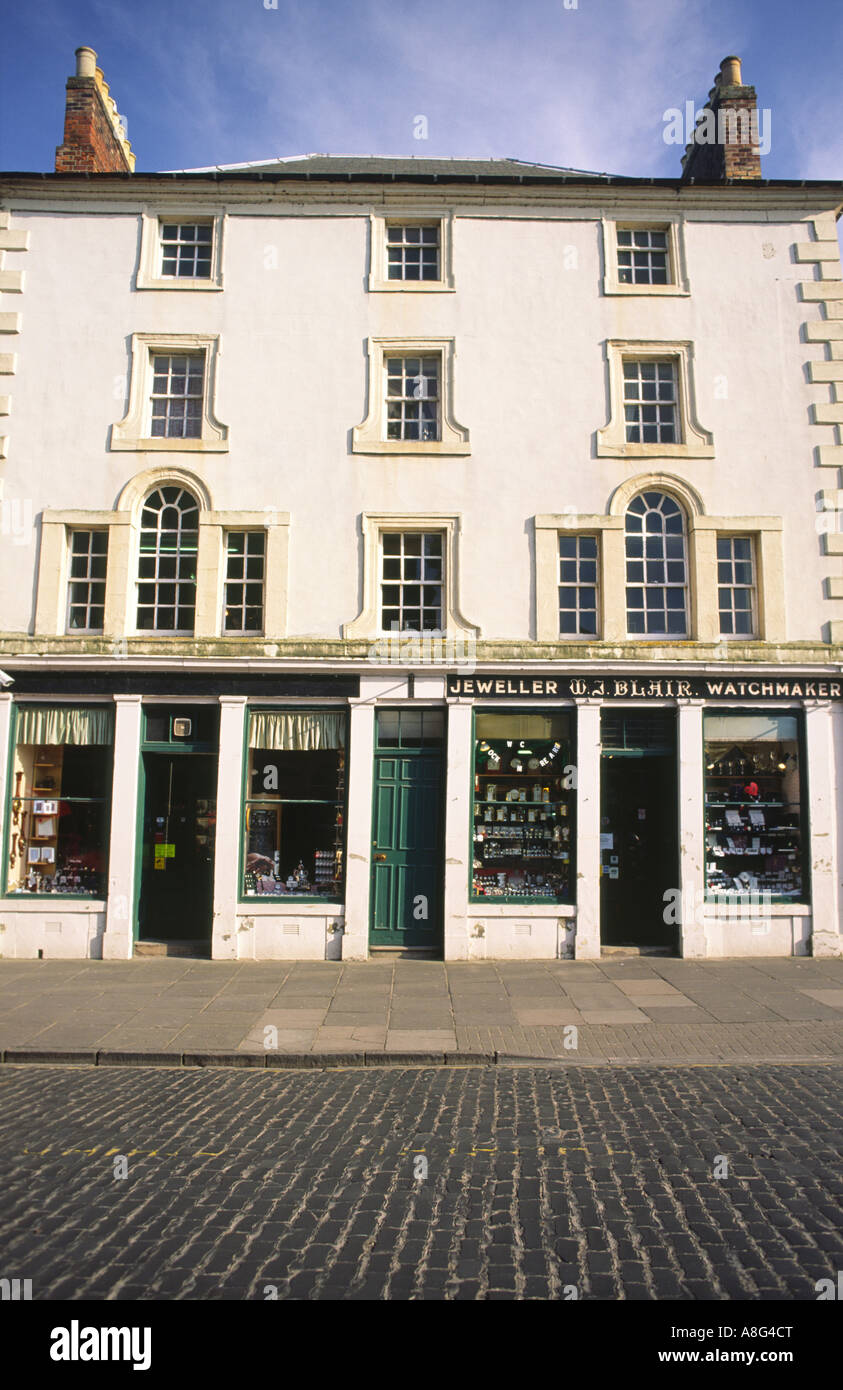 Juwelier und Uhrmacher shop J W Blair 1 Woodmarket auf Kelso Square Kelso Scottish Grenzen Scotland UK Stockfoto