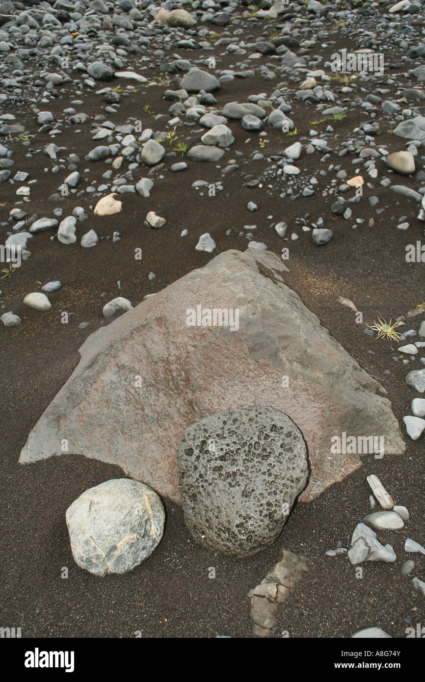 Island: Steinen im Sand in Þórsmörk Stockfoto