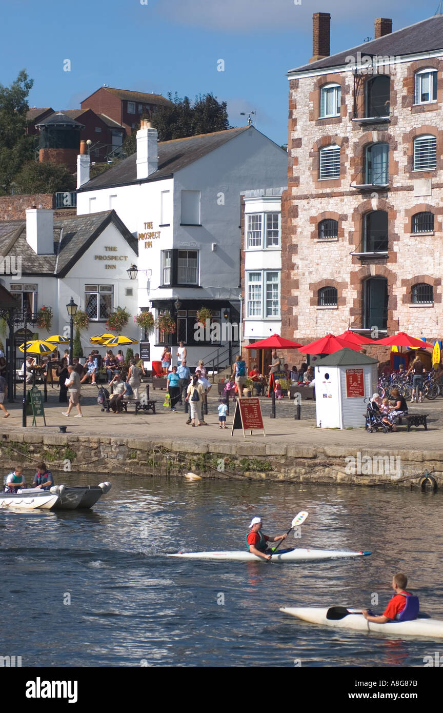 Kanuten an der Kai, Fluß Exe, Exeter, Devon. Stockfoto
