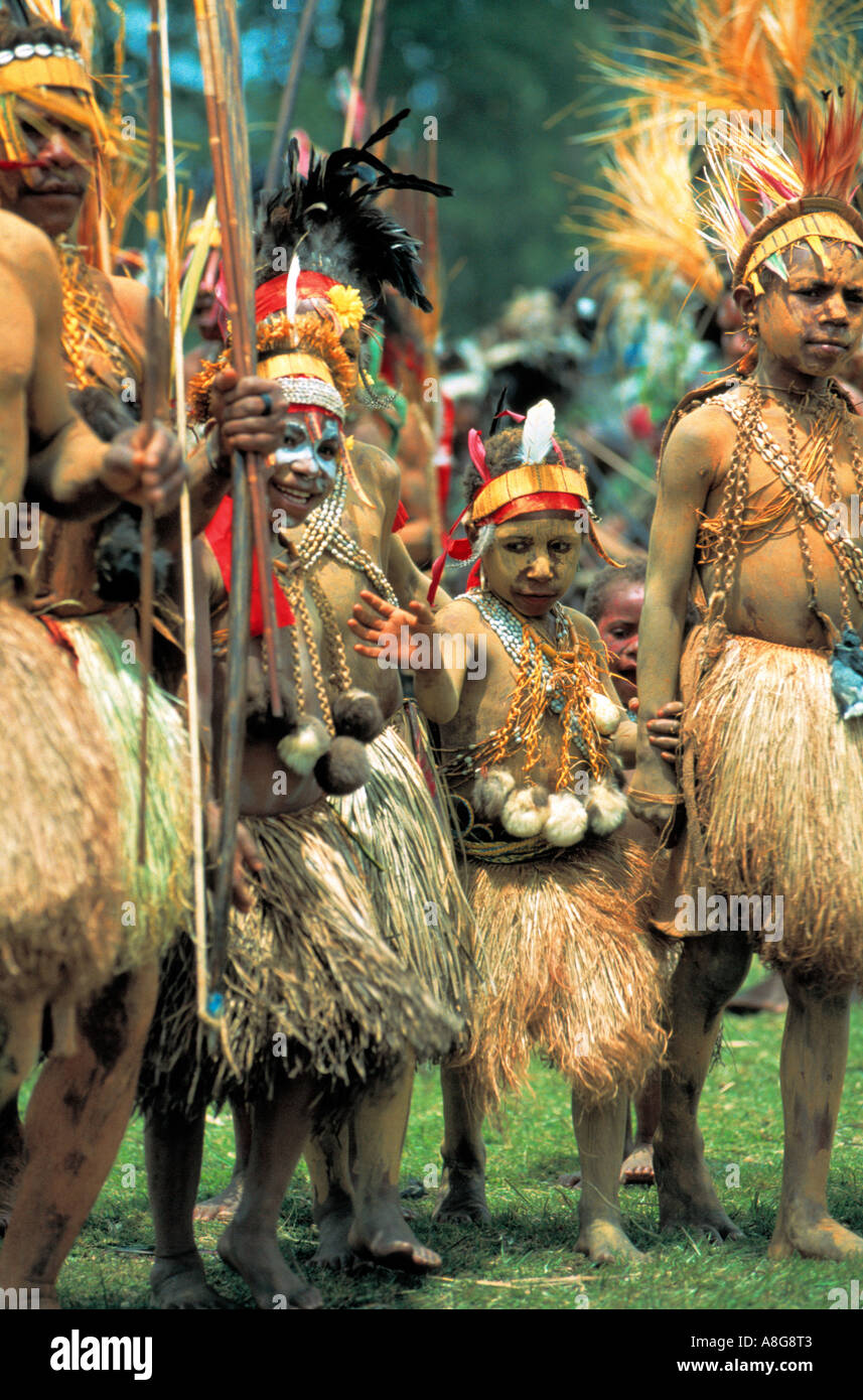 dekorierte Aborigine-Kinder, Goroka, Papua New Guinea Stockfoto