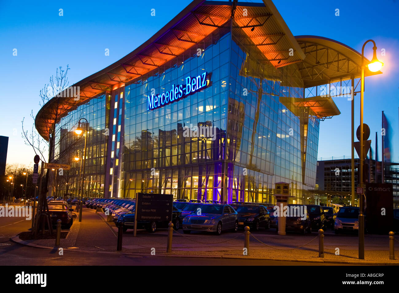 Mercedes Benz Autohaus Salzufer Deutschland Berlin Deutschland Stockfotografie Alamy