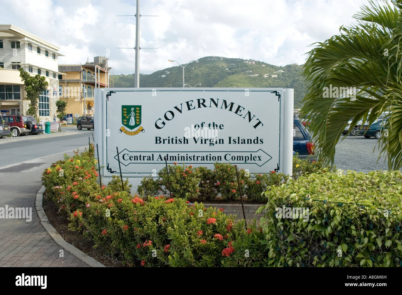 Ein großes Schild auf das Verwaltungsgebäude der Regierung von den British Virgin Islands, Tortola Stockfoto