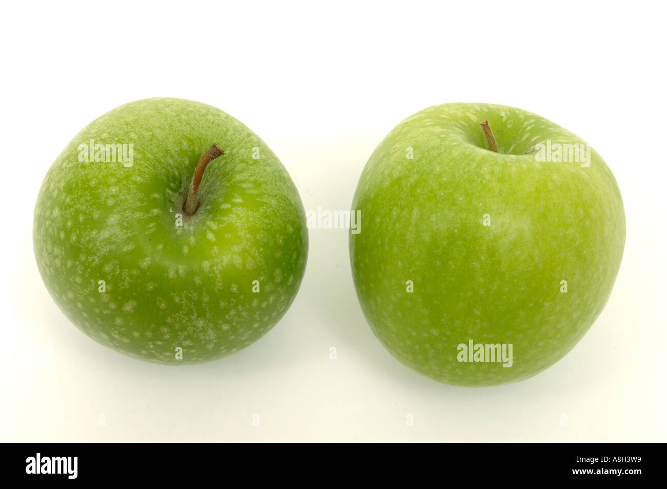 Granny Smith Äpfel Supermarkt gekauft und in einem normalen Geschäft Zustand Stockfoto