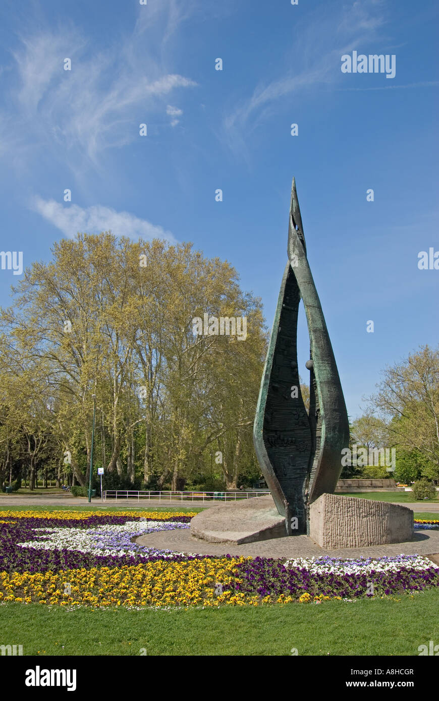 Budapest, Ungarn. Margit Sziget (Margareteninsel) an der Donau. Centennial-Denkmal Stockfoto