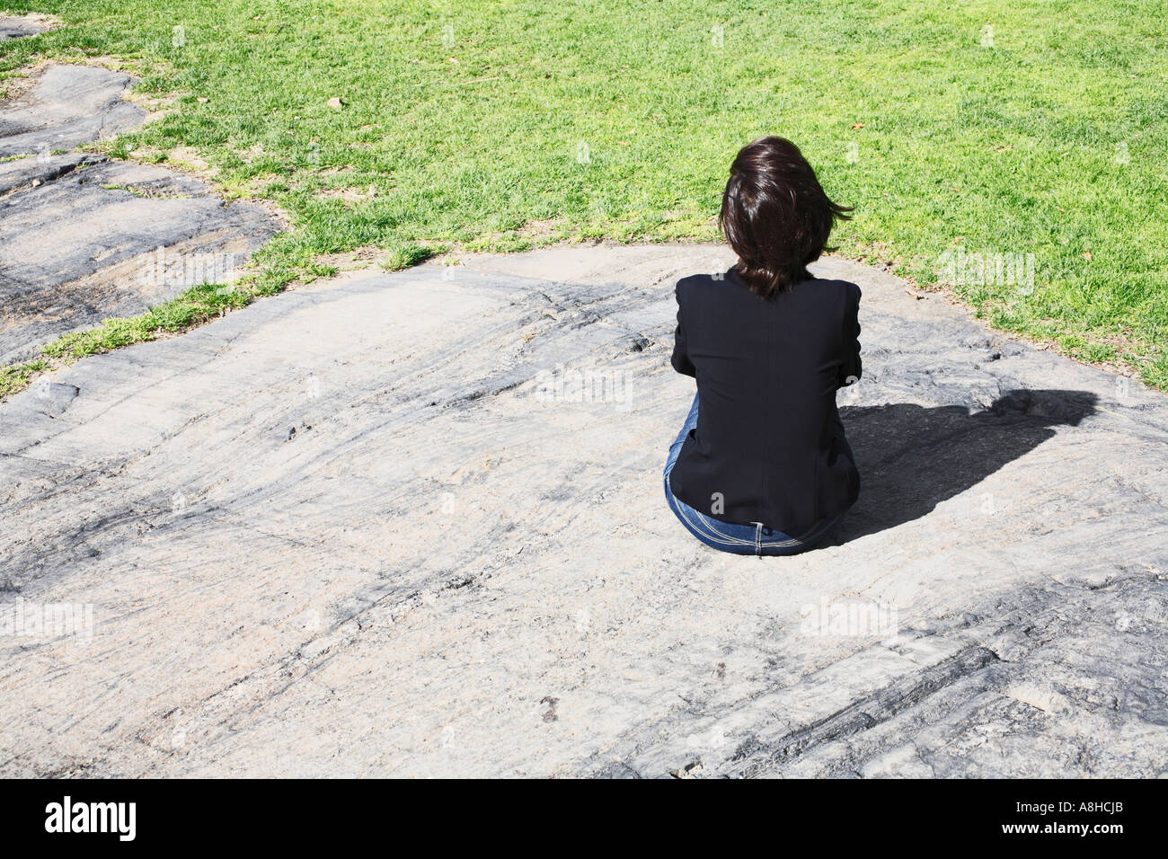 Junge Frau im Park Central Park New York City Stockfoto
