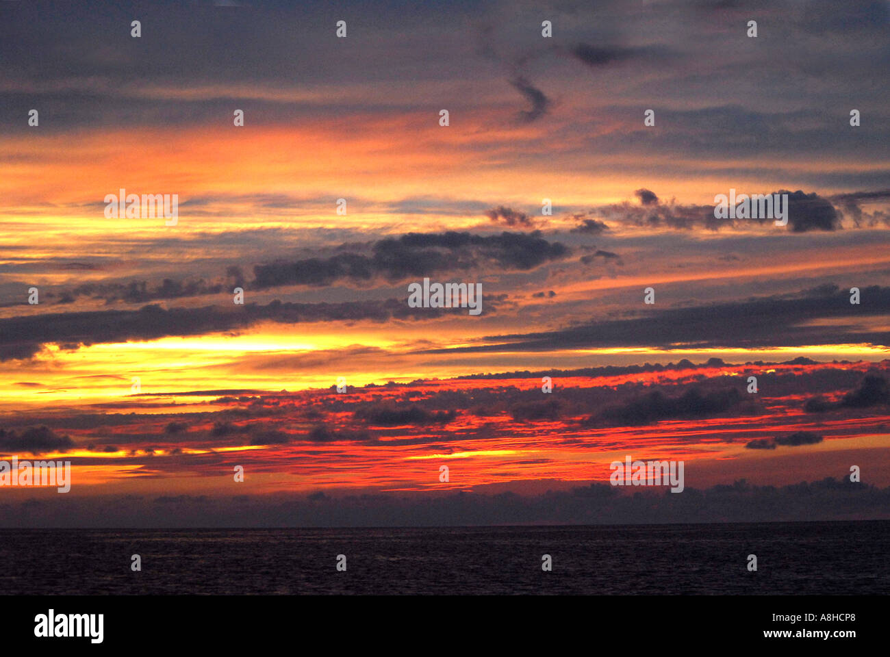 Sonnenuntergang von t Polisini griechischen Wrack Kinsei Maru Silber Banken Marine Sanctuary Dominikanische Republik Karibik Stockfoto