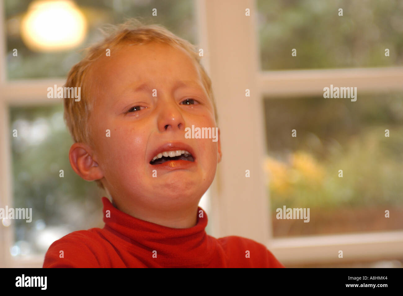 Fünf Jahre alter Junge weint Stockfoto