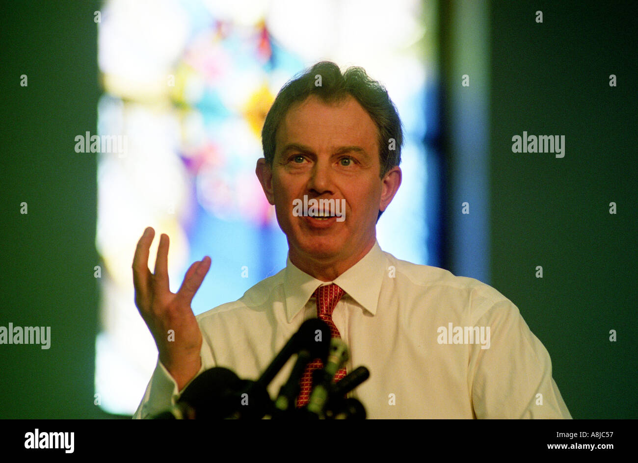 PREMIERMINISTER TONY BLAIR BEI EINFÜHRUNG DES BRITISCHEN WAHLEN 2001 KAMPAGNE Stockfoto