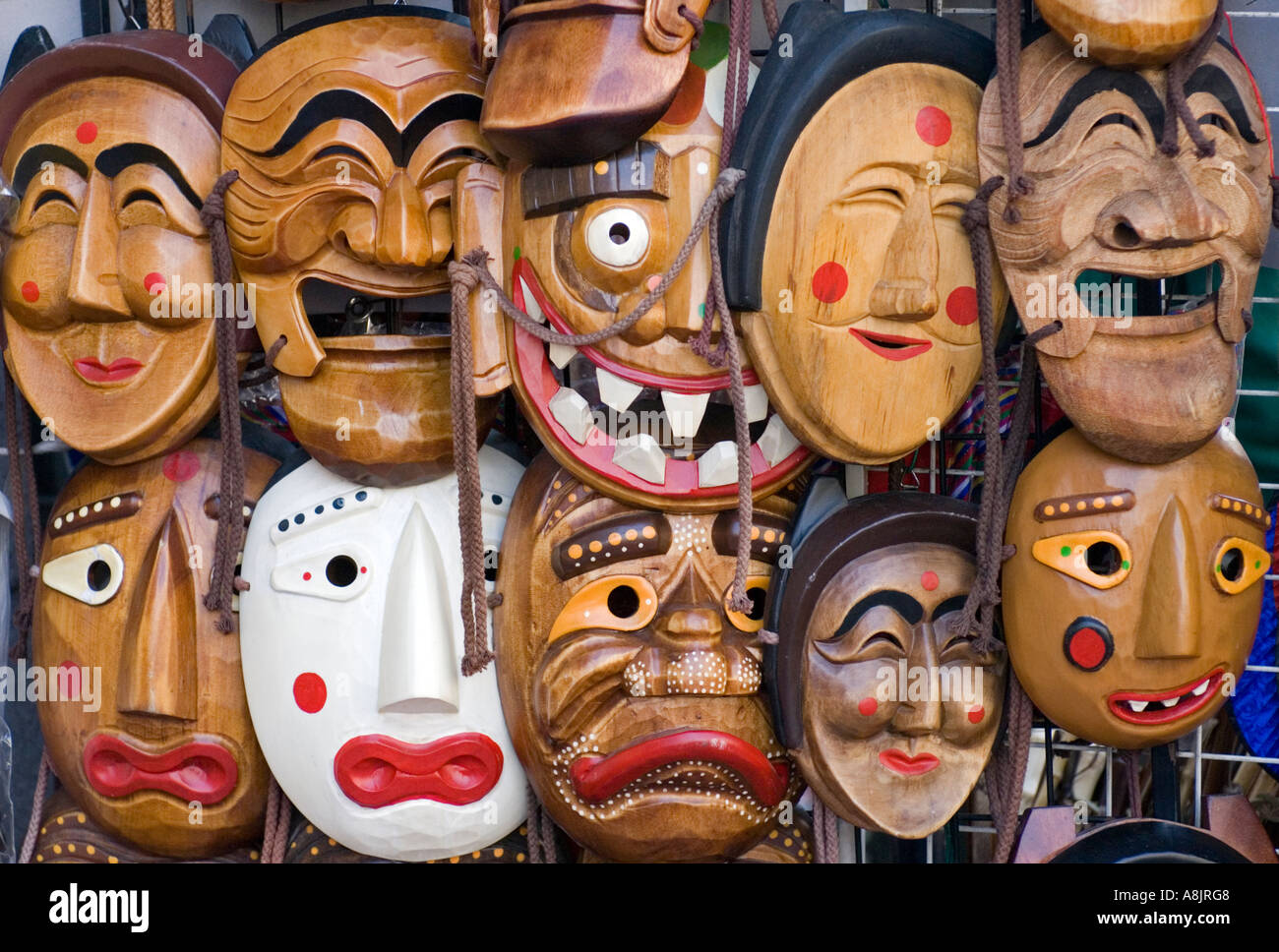 Holzmasken für Verkauf in Insadong Markt in Seoul Südkorea Stockfoto