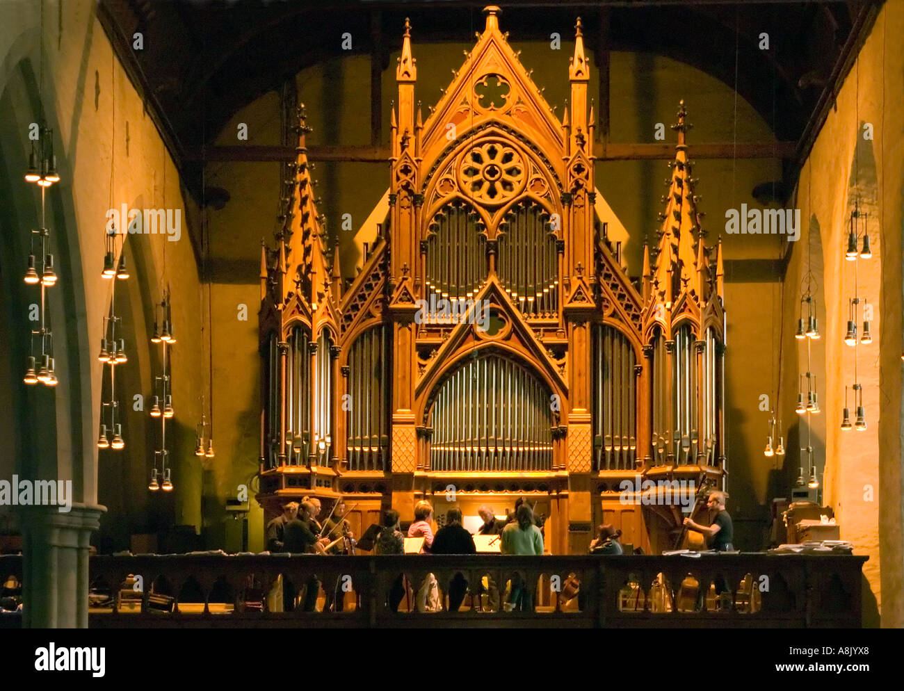 Barock Orchester probt Bachs Kantate in Orgel und Chor von Domkirken Kathedrale Bergen Norwegen Stockfoto