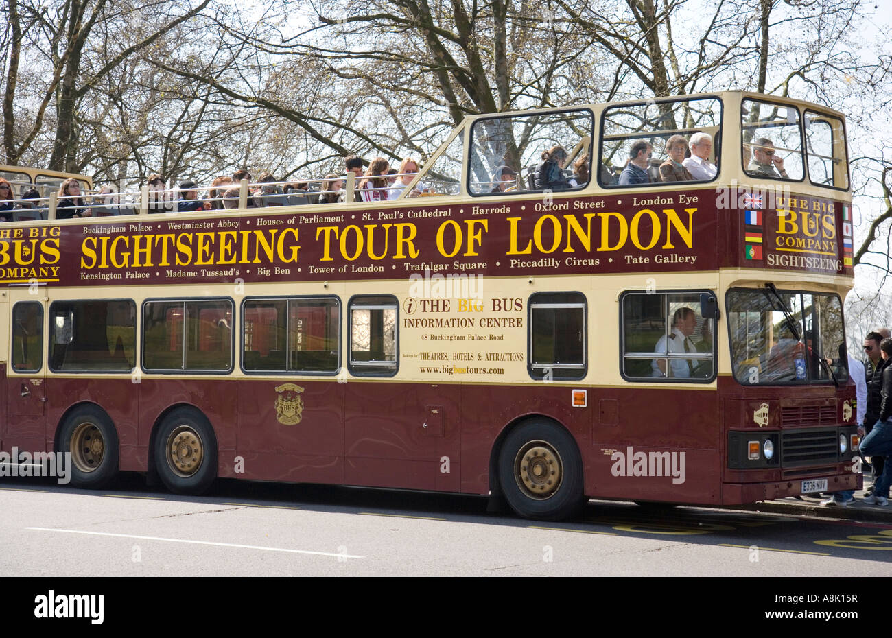 Open Top Tour Bus UK London am Hyde Park Corner Stockfoto
