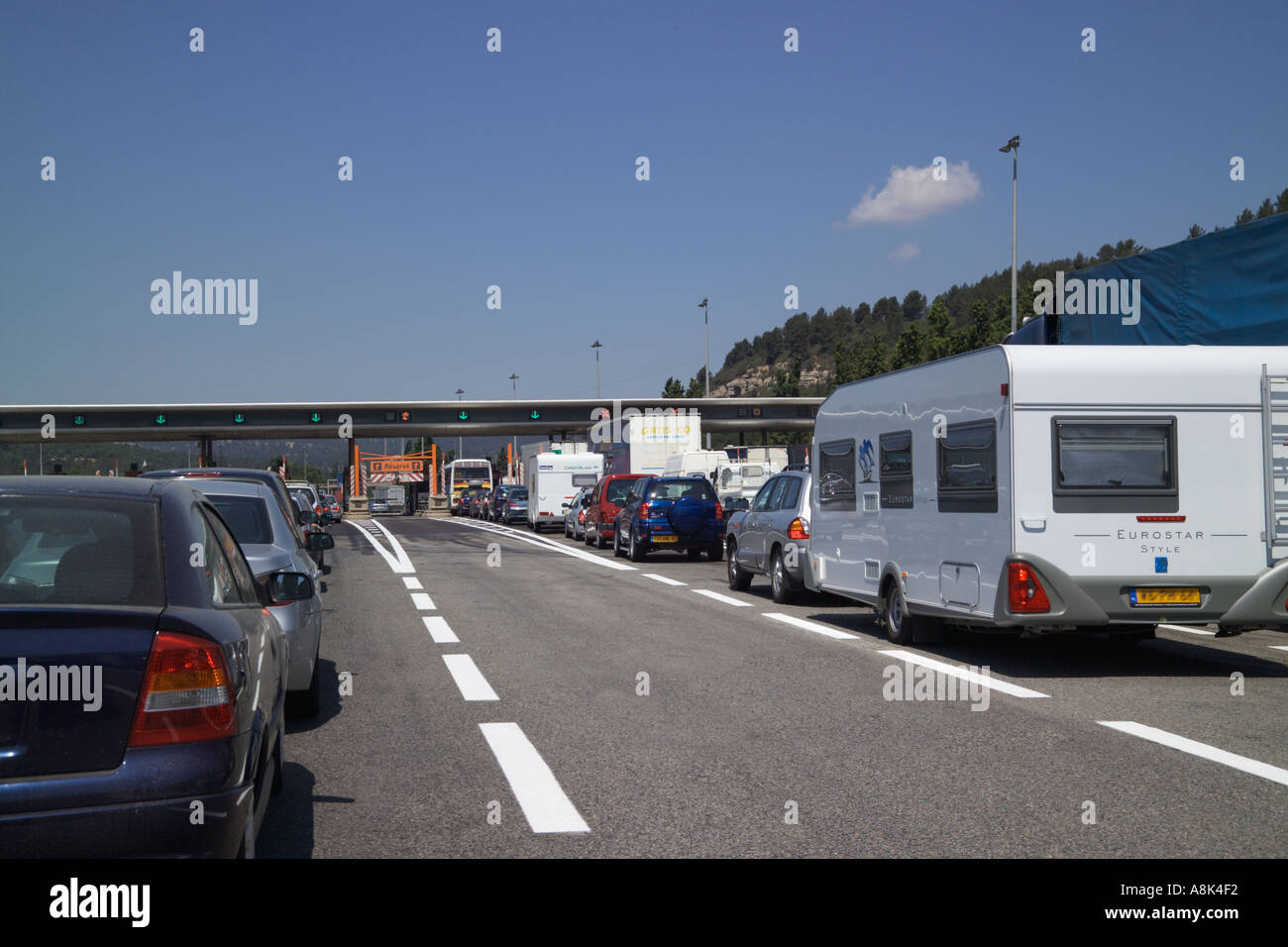 Verkehr-Warteschlange Autobahn Maut Frankreich Stockfotografie - Alamy Verkehr-Warteschlange Autobahn Maut Frankreich Stockfotografie - Alamy