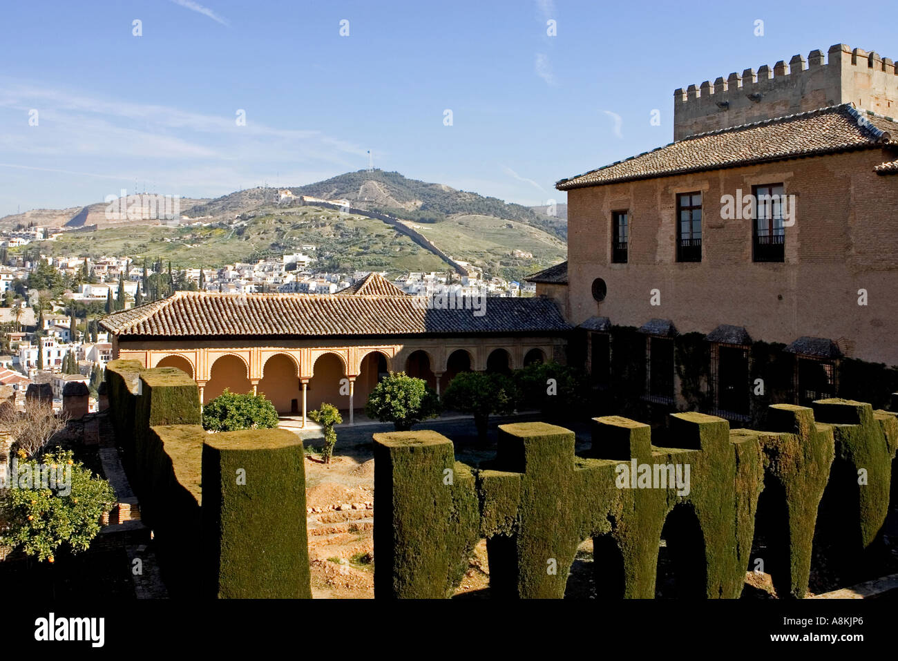 Wunderschönes Gebäude und Architektur der alten Alhambra in Granada an der Costa Del Sol in Spanien Stockfoto
