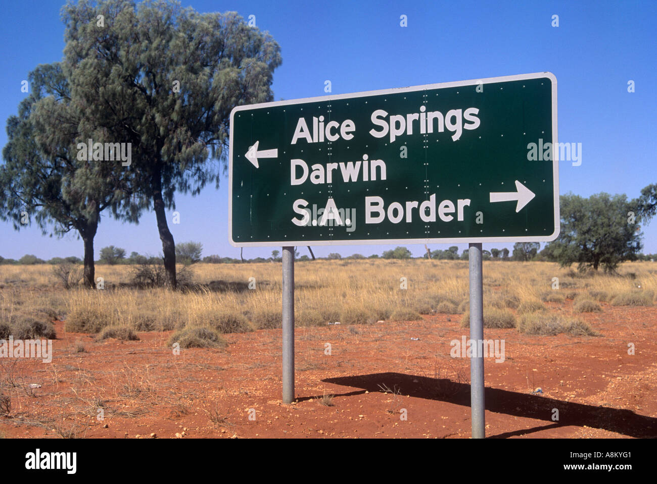 Straßenschild, zentralen australischen Outback Stockfoto