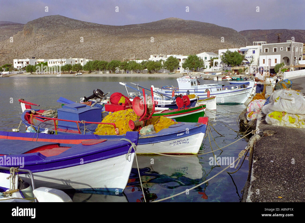 Hafen - Karavostassis, Folegandros, Griechenland Stockfoto